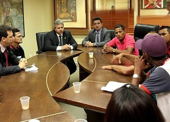 Comissão de Legislação Agrária da Aleac recebe moradores do Seringal Capatará