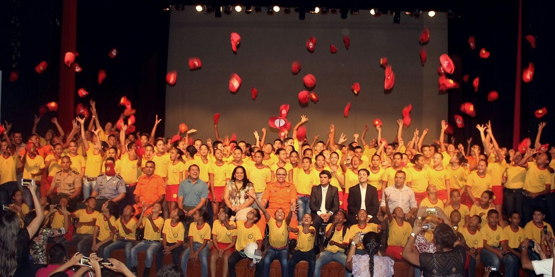 Projeto Bombeiro Mirim realiza formatura de mais 205 crianças na capital