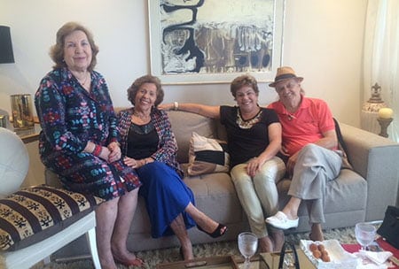 Click de uma tarde especial de bate-papo e degustação de deliciosos chás, oferecidos pela dama Flávia Lavocat Barbosa, que passa temporada na cidade maravilhosa, aos amigos Josira Cruz, Edir Marques e Mauro Modesto