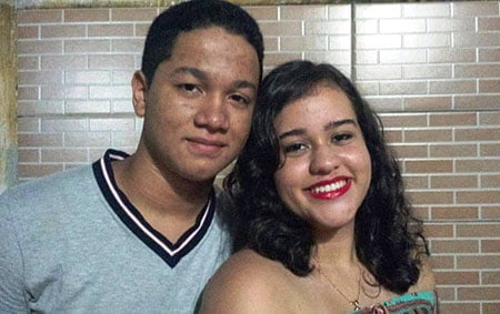 Enamorados Rebecca Silva e Lucas Samuel muiiiito felizes comemoram a classificação em 1º e 3º lugar, do 2º ano do ensino médio do Colégio Meta. Parabéns!
