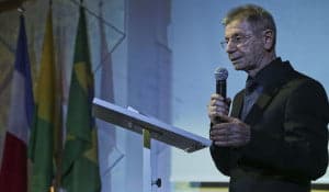 Livro “Acre – O Voo da Águia”, de autor de Rio Branco, é lançado em Paris