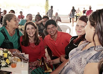 Pacientes que passaram por transplantes realizam festa de confraternização