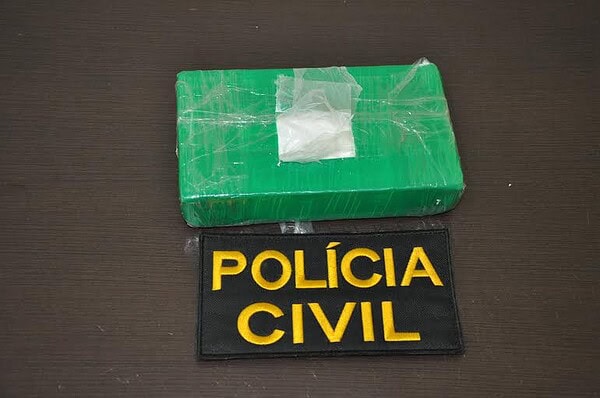Polícia prende mulher com 1kg de cocaína pura