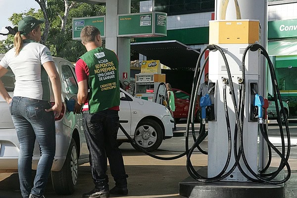 Alguns postos reduziram o valor da gasolina comum na Capital