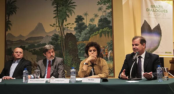 Tião Viana anuncia na COP 21 criação de Unidade de Conservação