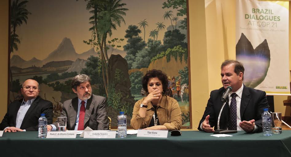 Tião Viana anuncia na COP 21 criação de Unidade de Conservação