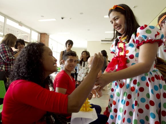 Sexta edição do projeto ArteCura realizado no Huerb foi encerrado nesta quarta-feira, 23