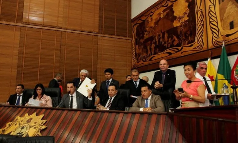 O orçamento foi aprovado por vinte votos a dois. (Foto: Agência Aleac)