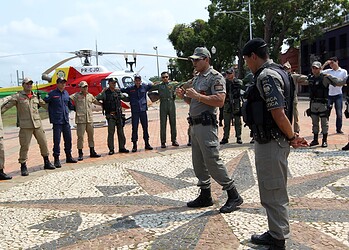Segurança nas ruas durante período de natal e ano novo
