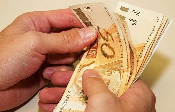 Aleac vai pagar 13ºsalário em novembro, anuncia Nicolau