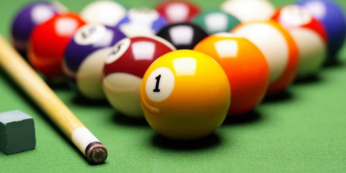 Homem tem dedos decepados em discussão em bar