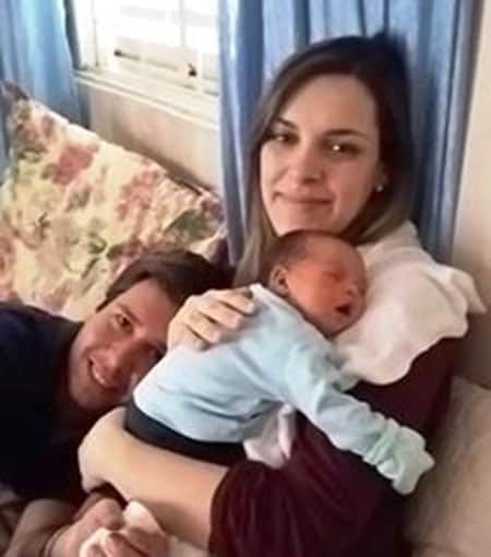 Dia 4 de dezembro nasceu em  Campo Grande o pequeno  Lorenzo Knochel Sampaio, filho dos amigos Luana Knochel e Paulo Vítor Sampaio. Ele é neto da decoradora Silvia Knochel, que está super feliz com a  chegada do novo príncipe da família. Parabéns!!!