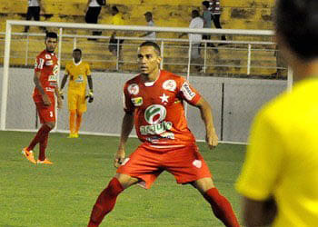 Willian Saroa é nome certo no Rio Branco em 2016, diz o técnico João Carlos Cavalo