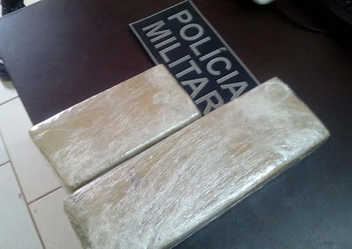 Polícia encontra mais de 1kg de droga escondida em forno de fogão 1 Polícia encontra mais de 1kg de droga escondida em forno de fogão