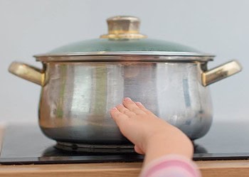 Bombeiro dá dicas de como evitar acidentes domésticos com crianças