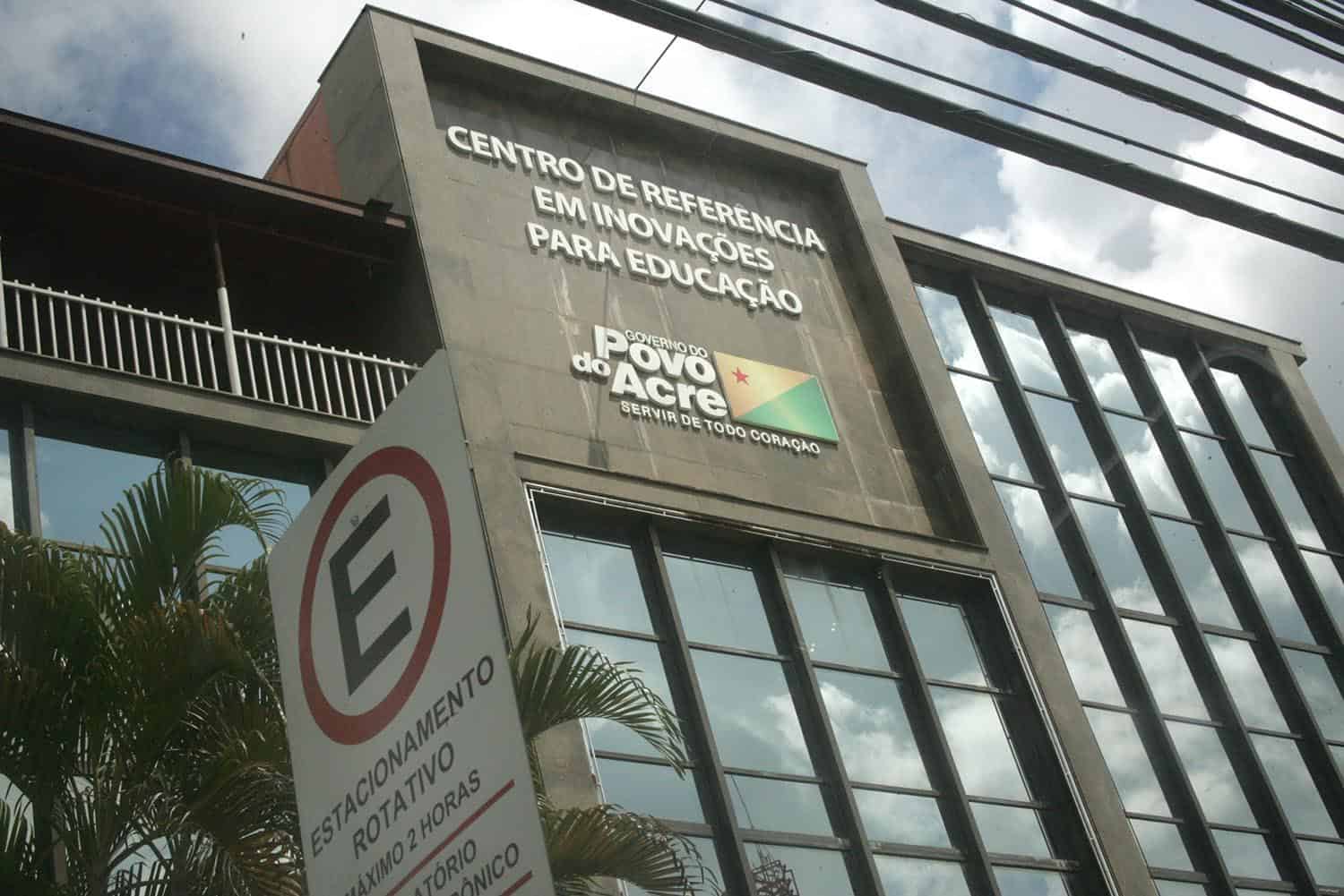 Após manifestações dos alunos, SEE/AC mantem escola funcionando e com matrículas abertas a partir do dia 25 3 Alunos Scrie - OL (12)