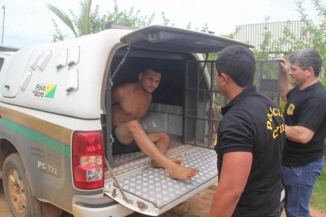 Bando fortemente armado invade casa, rendem casal de idosos e roubam duas caminhonetes 3