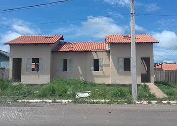 Mesmo com rondas policiais casas ainda não entregues no bairro Cabreúva são depredadas