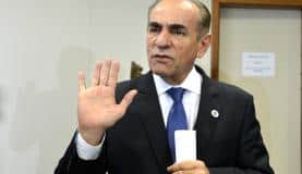 Ministro diz que vacina contra o Zika pode ser desenvolvida em dois anos