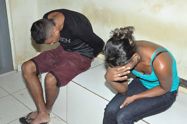 Polícia prende casal com arma e objetos furtados