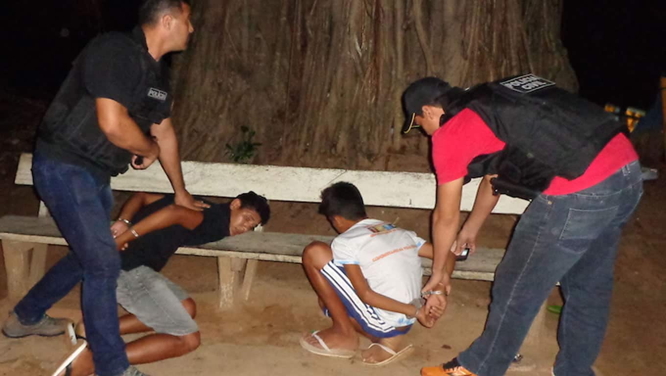 Polícia prende mulher que escondia cocaína e crack dentro de ursinho de pelúcia 3