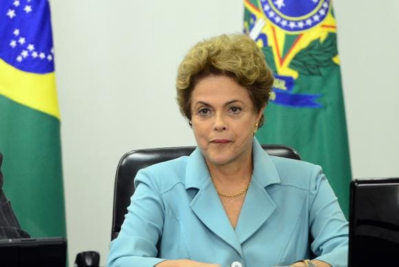 Dilma sanciona LDO 2016 com vetos a reajuste do Bolsa Família